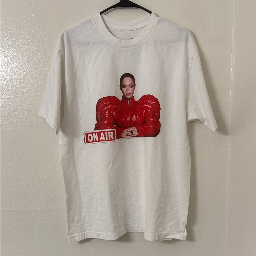 NEW! BEYONCÉ RENAISSANCE WORLD TOUR MERCH
SIZE: L